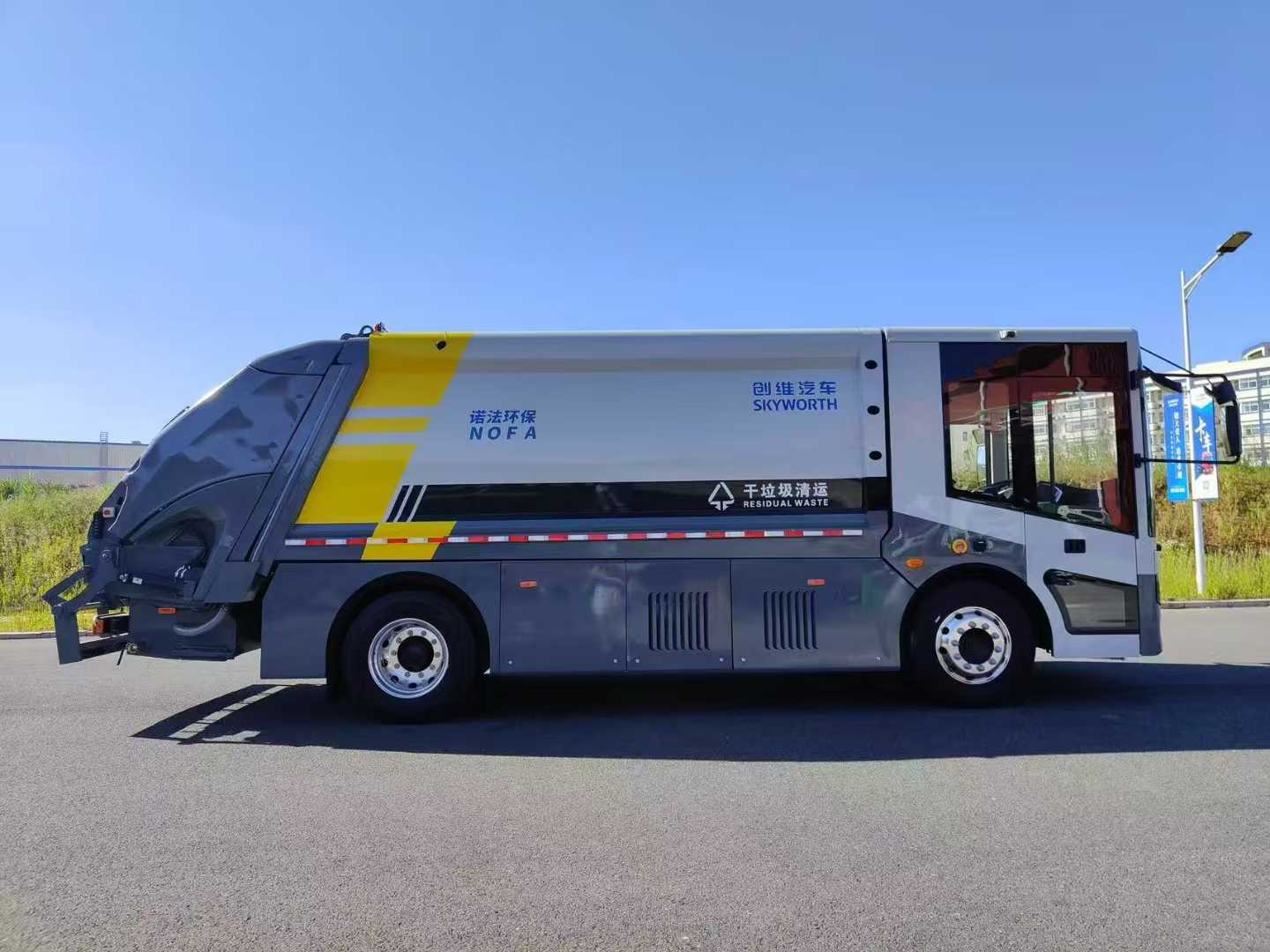 創(chuàng)維18噸純電動(dòng)壓縮式垃圾運(yùn)輸車圖片3