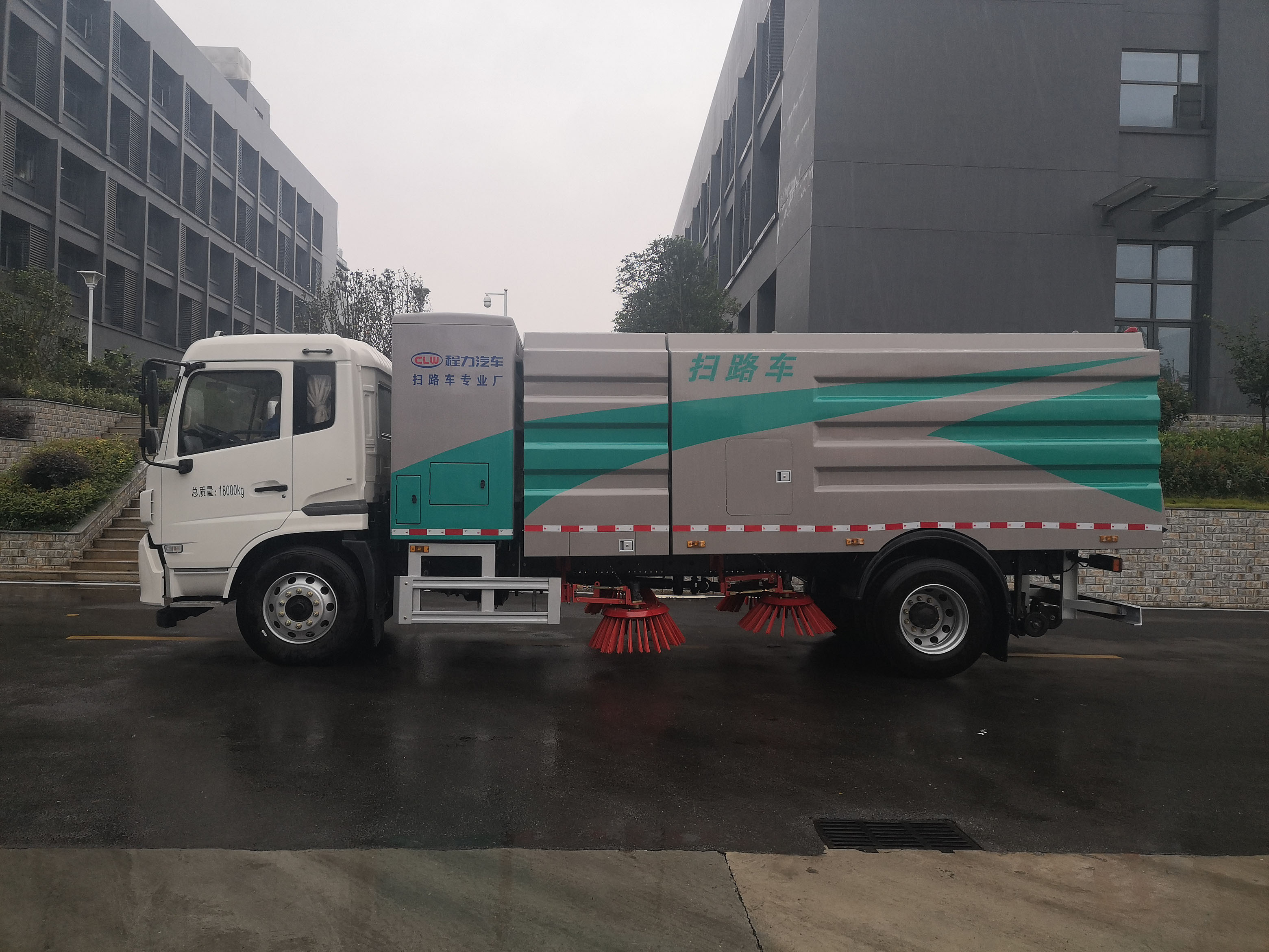 12方東風天錦純電動高端掃路車圖片2