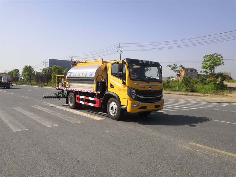 東風(fēng)華神T3瀝青灑布車(chē)
