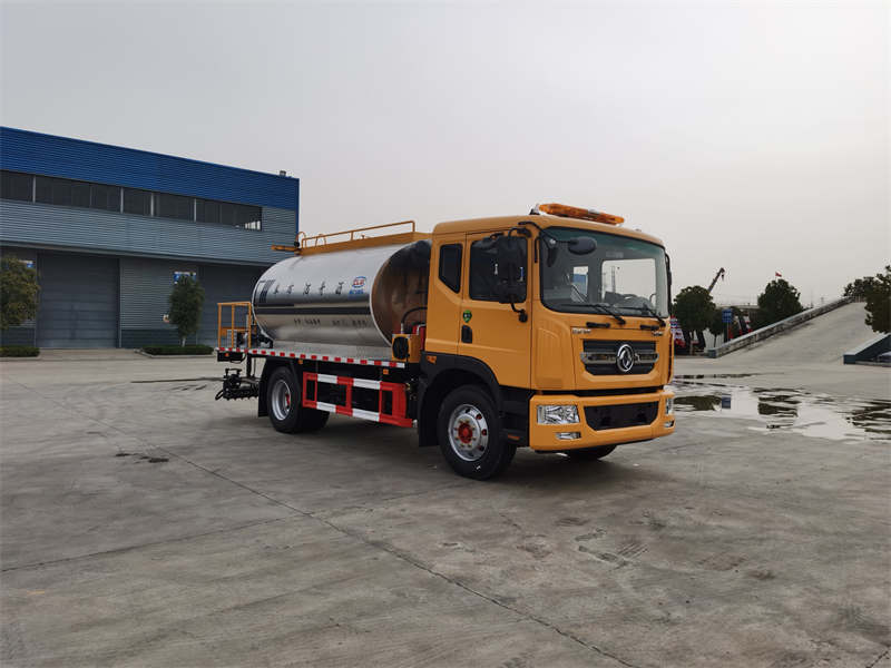 東風(fēng)多利卡9方智能型瀝青灑布車(chē)