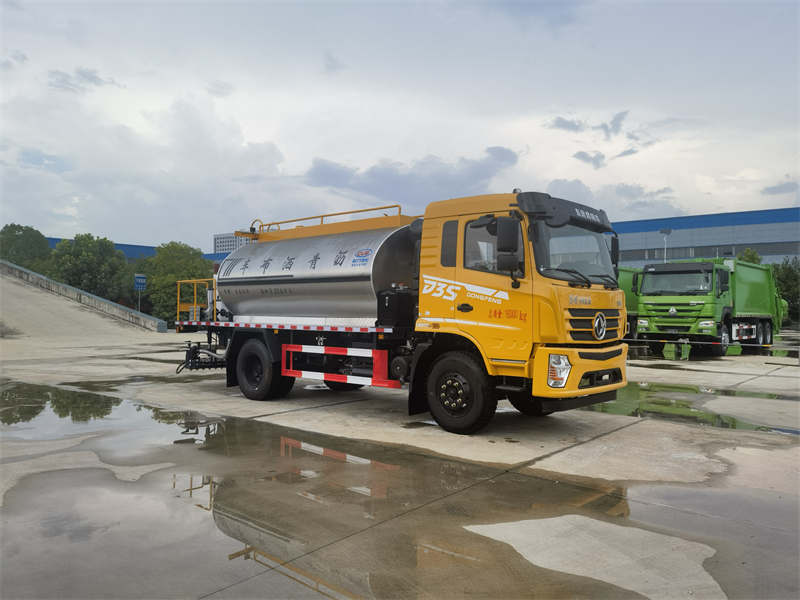 東風(fēng)D3S 9.21方智能型瀝青灑布車(chē)
