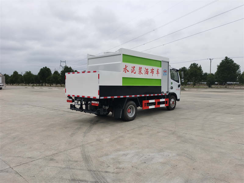 東風(fēng)多利卡水泥凈漿灑布車(chē)圖片4